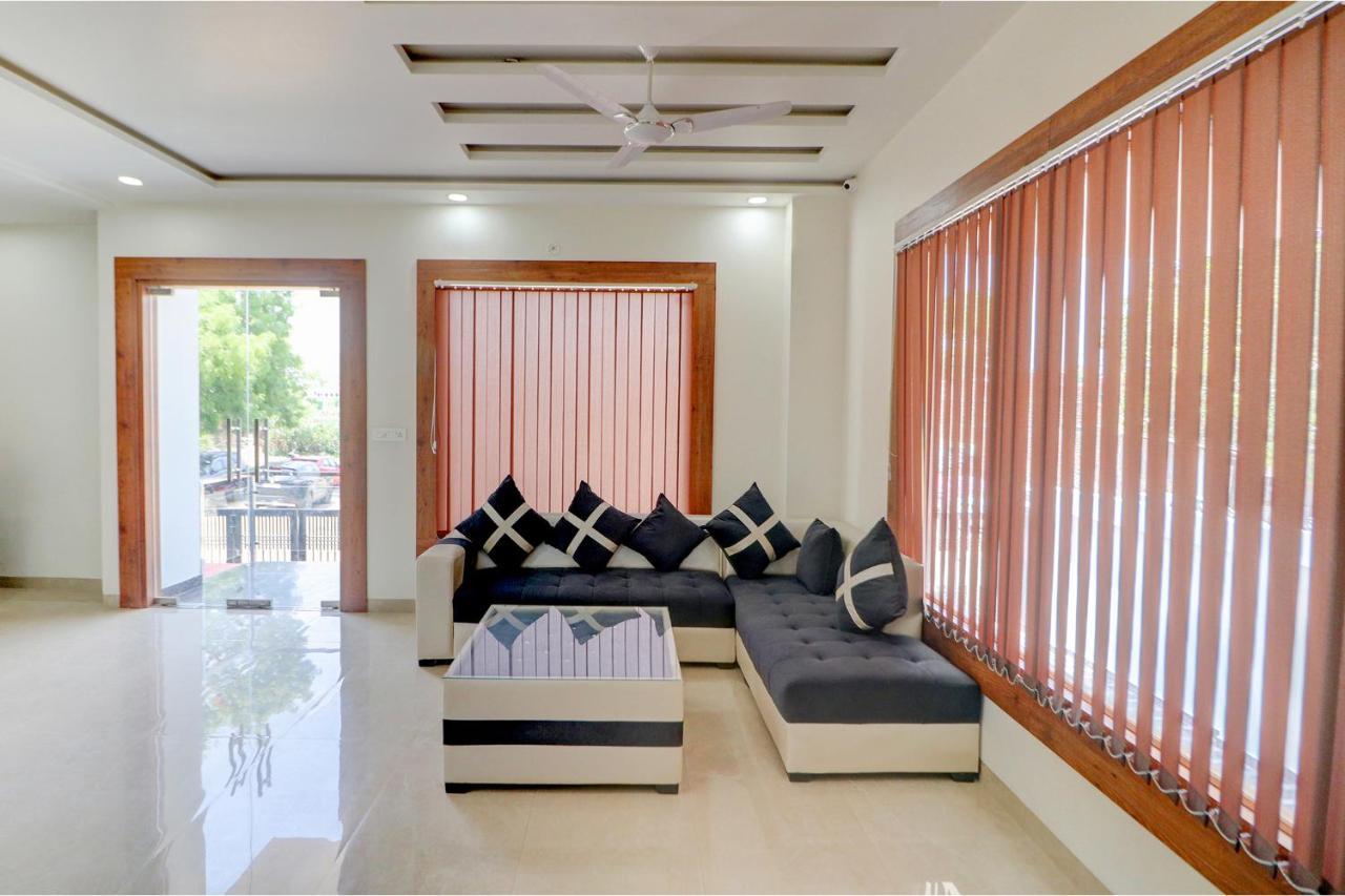 Fabexpress The Regalia Inn Lucknow Exterior photo
