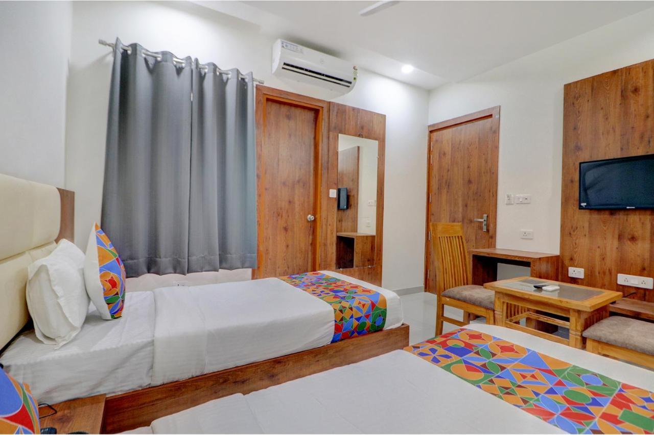 Fabexpress The Regalia Inn Lucknow Exterior photo